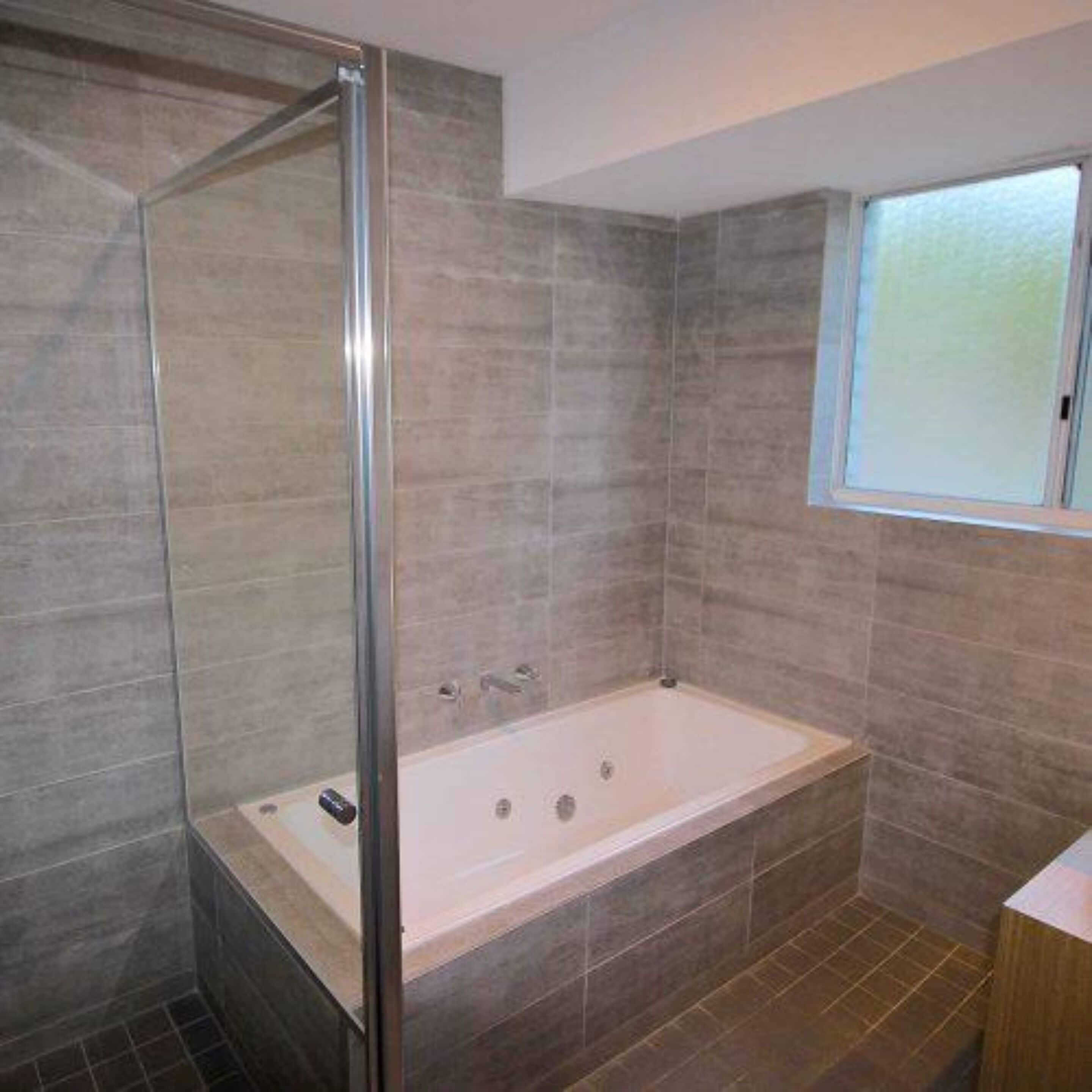 family suite + spa | jetted bathtub