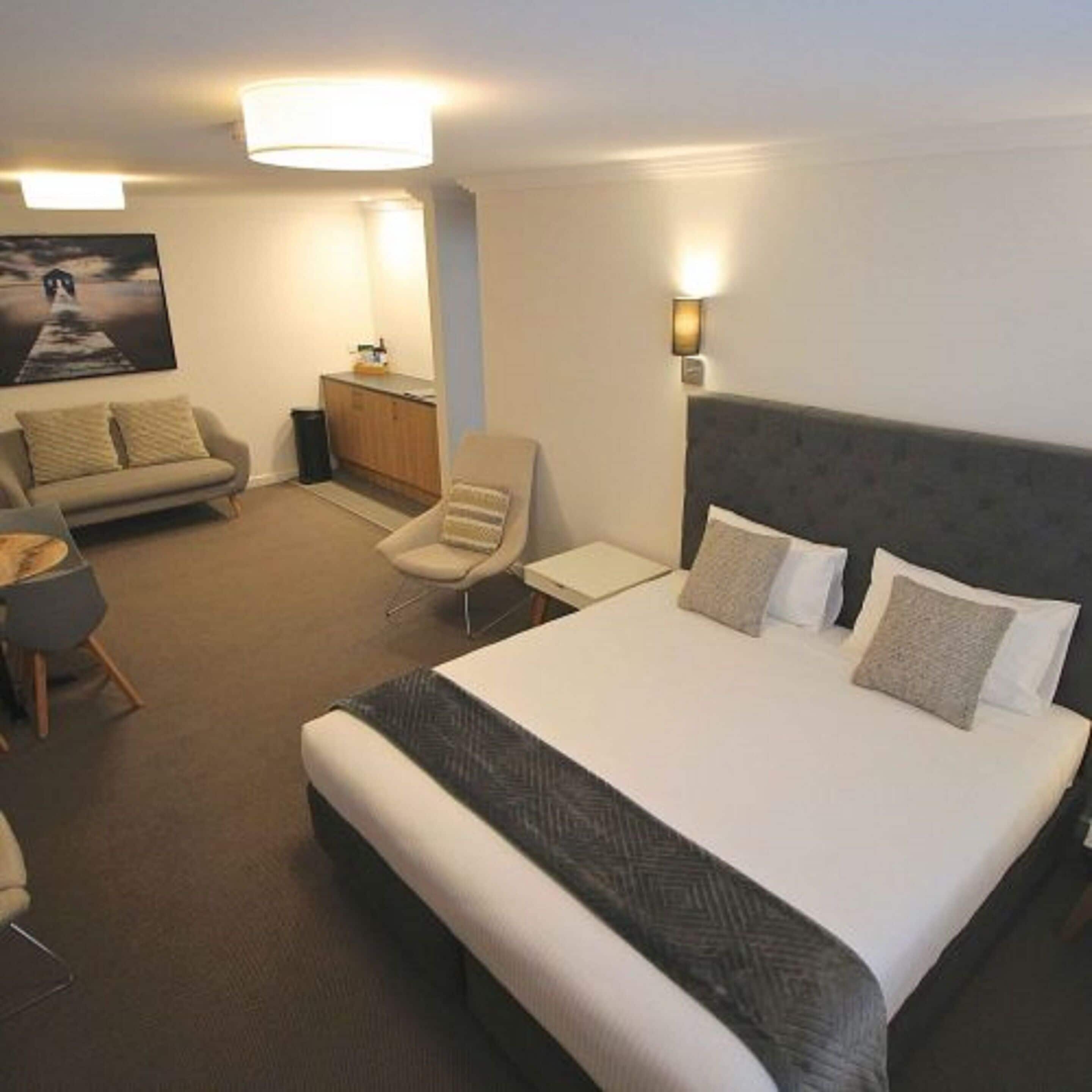family suite + spa | 1 bedroom, desk, iron/ironing board, cots/infant beds