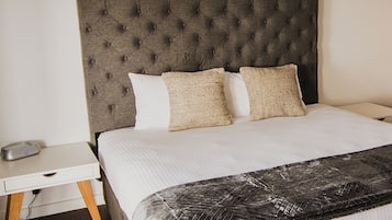 Quarto executivo, 1 cama King | 1 quarto, escrivaninha, ferros/tábuas de passar roupa