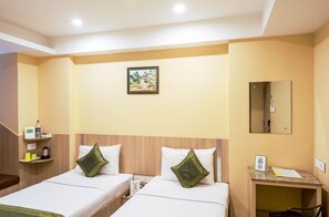 Deluxe Room | Desk, free WiFi - Treebo Trend Fourth Avenue (Chennai)