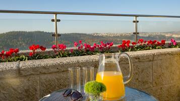 Superior Room, Mountain View | Terrace/patio