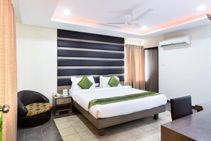 Deluxe Double Room - Treebo Fort Club (Hyderabad)