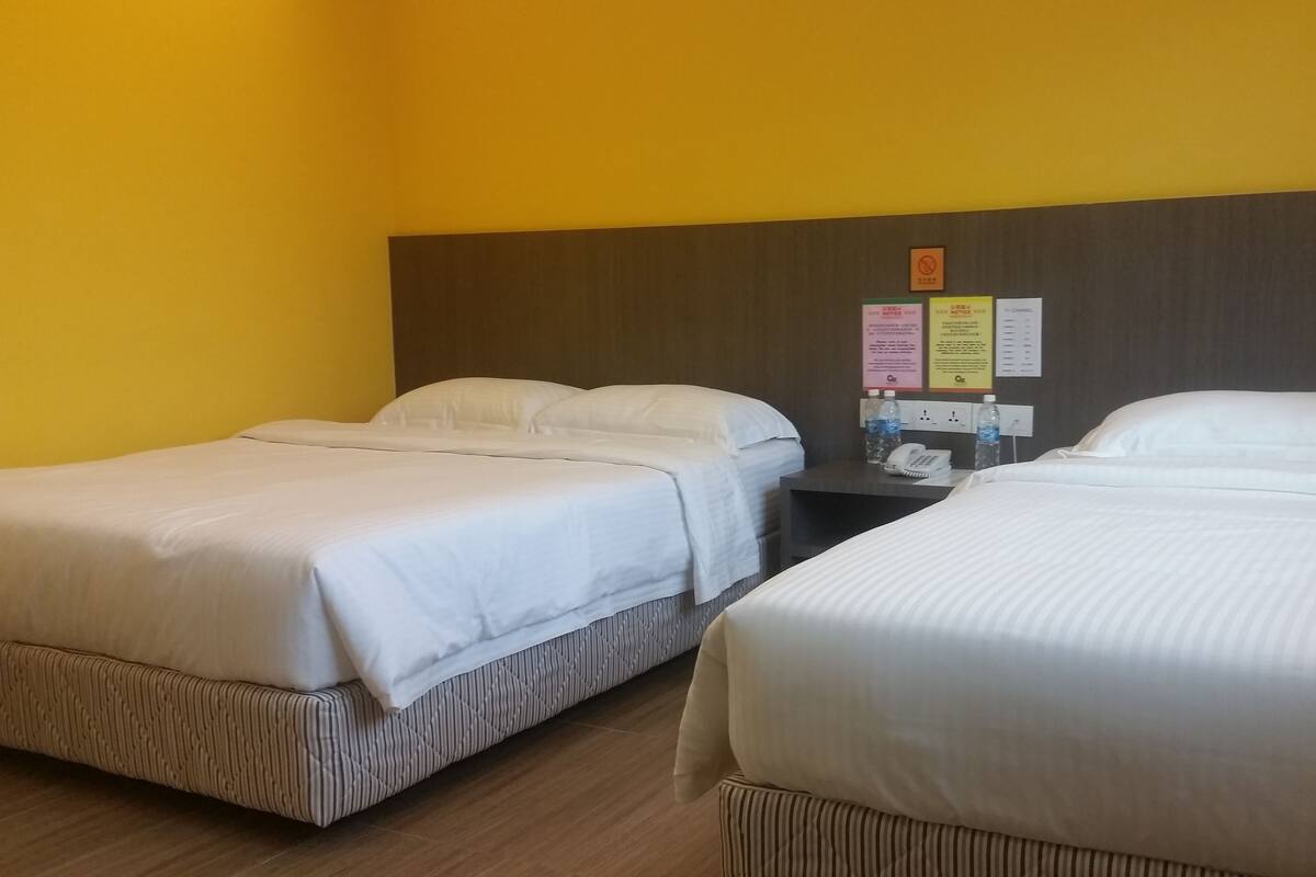 Superior Triple Room (With Windows) | Iron/ironing board (on request), WiFi (free)