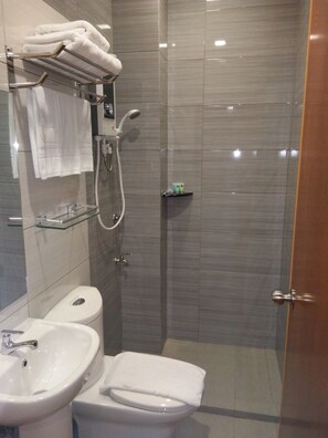 Tripla Superior (With Windows) | Bagno | Doccia, set di cortesia gratuito, asciugacapelli