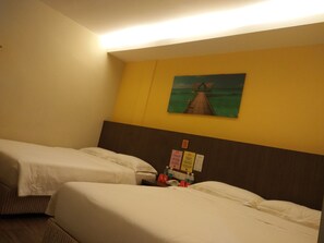 Familierom, ingen vinduer (Delxue) | Strykejern/-brett og wi-fi (inkludert)