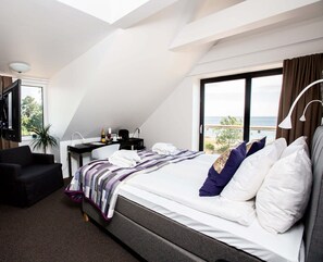 Superior Double Room | Hypo-allergenic bedding, soundproofing, iron/ironing board - Smygehus Havsbad (Trelleborg)