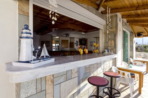 Aglaia Apartments & Studios