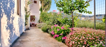 Kostas Apartments