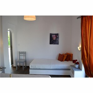 Studio (Double) | Wohnbereich | Plasmafernseher