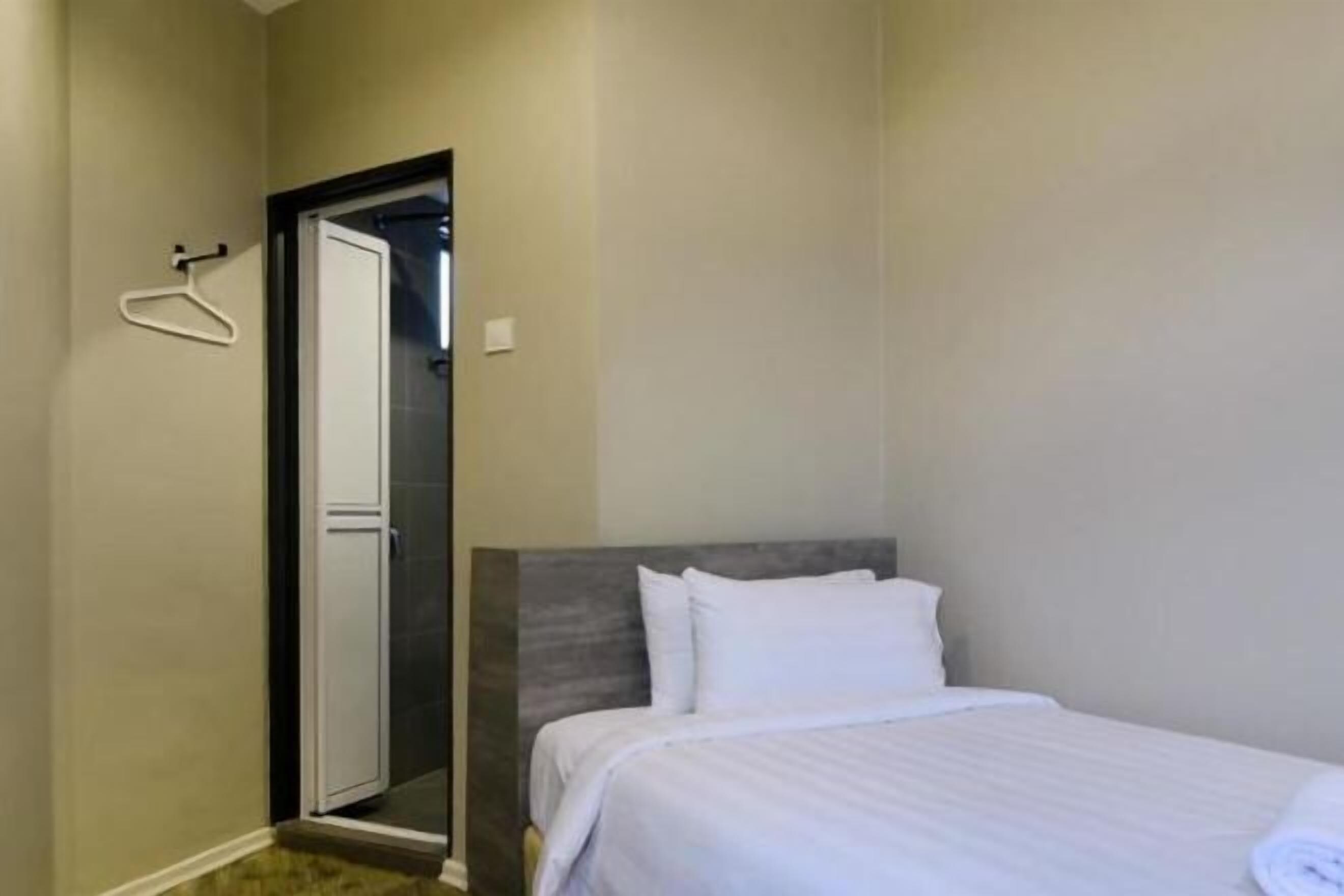 In-room safe, desk, iron/ironing board, free WiFi