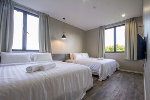 Quadruple Room | In-room safe, desk, iron/ironing board, free WiFi - Chariton Hotel Alma (Bukit Mertajam)