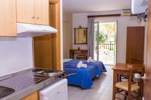 Free WiFi, bed sheets - Sunshine Studios & Apartments (Hersonissos)