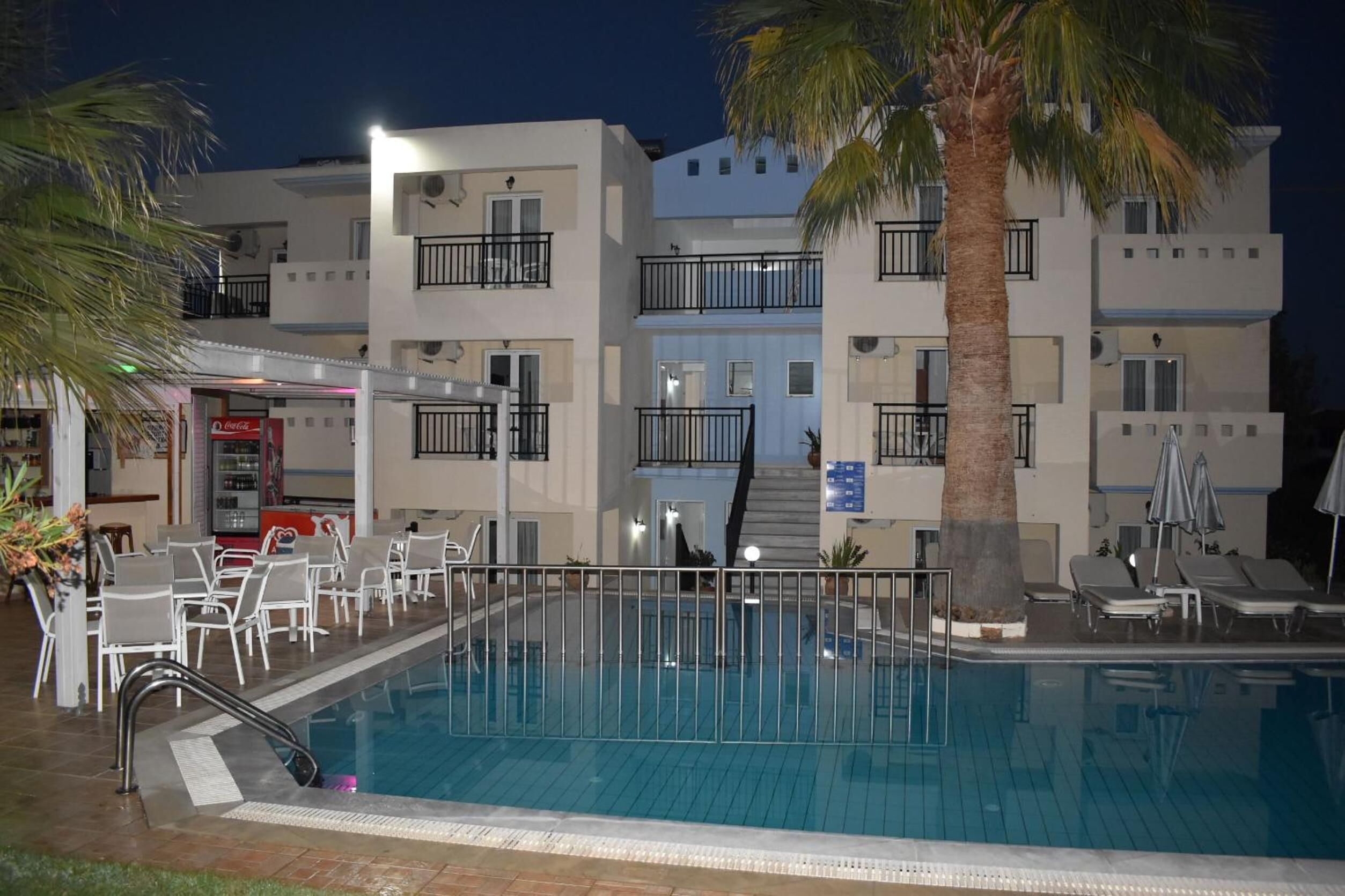 حمام سباحة