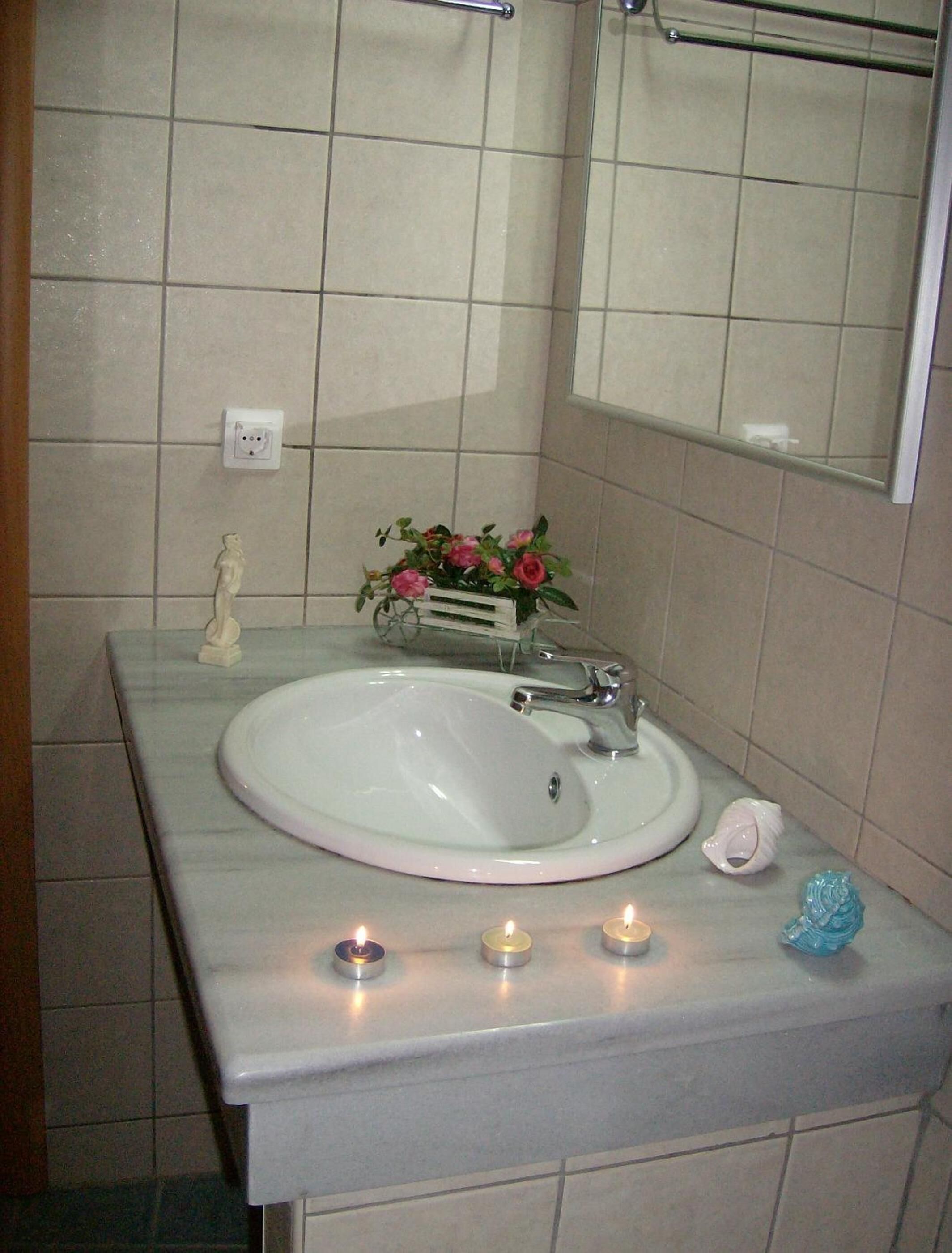 Photo - Sunshine Studios & Apartments