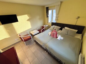 Double Room | In-room safe, soundproofing, free WiFi, bed sheets - Gasthaus 210 (Zürich)