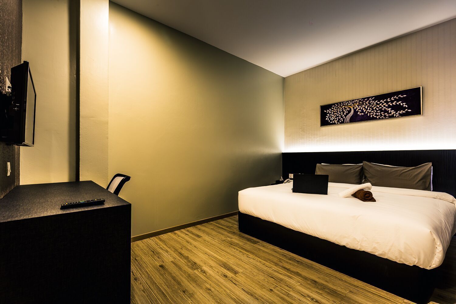 Desk, iron/ironing board, free WiFi, bed sheets