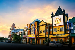 ด้านหน้าที่พัก