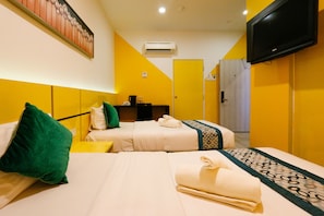 Standard Twin Room | Desk, iron/ironing board, free WiFi, bed sheets