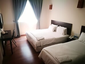 Premium Triple | Desk, iron/ironing board, free WiFi - Sens Hotel (Kuala Lumpur)