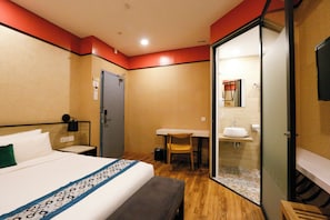 Desk, free WiFi, bed sheets - Golden Roof Hotel Seri Iskandar (Bota)