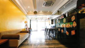 Quầy tiếp tân