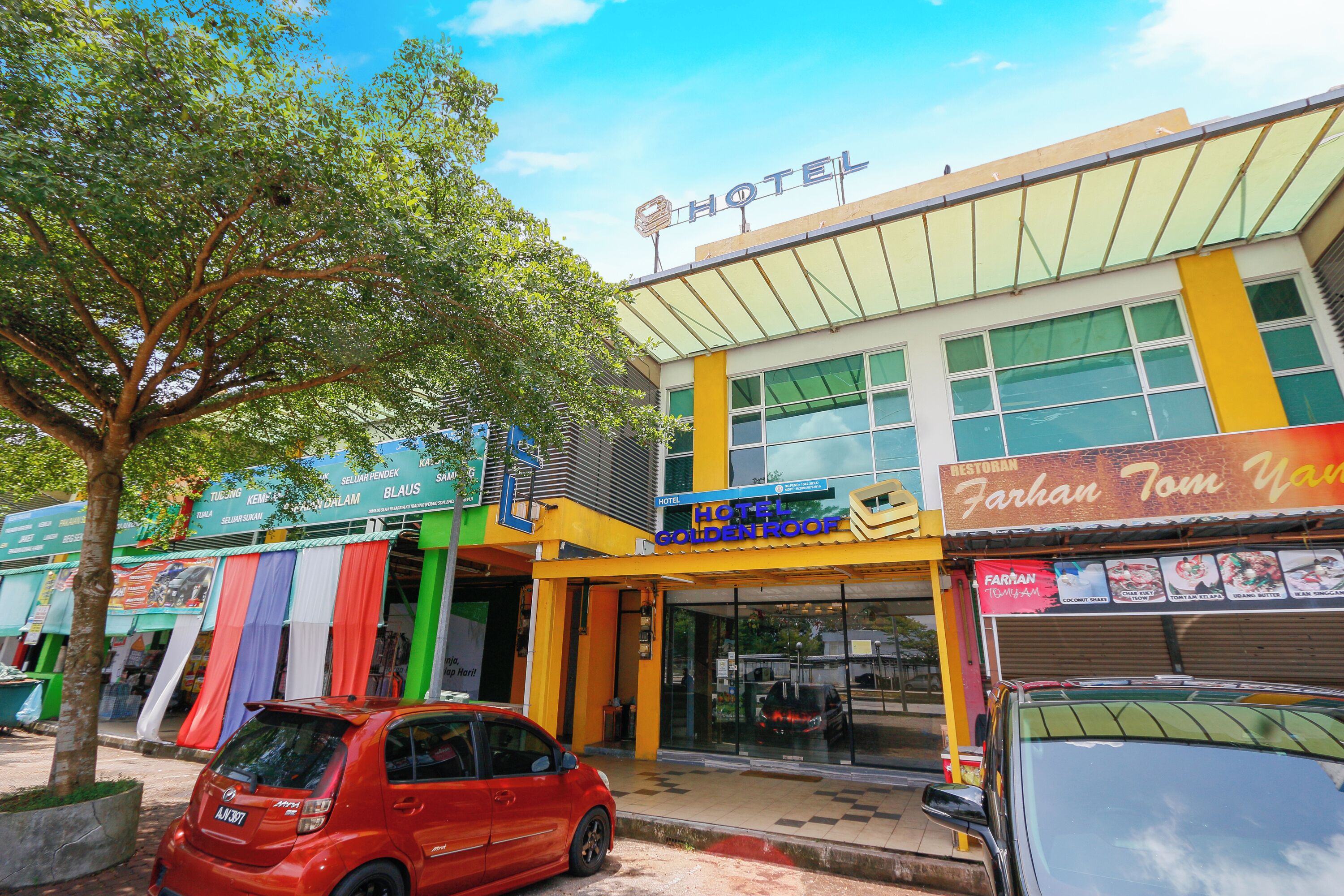 Vista frontal de la propiedad