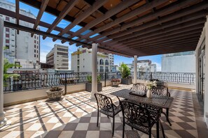 Presidential-Penthouse, 1 Schlafzimmer, Terrasse, Stadtblick | Terrasse/Patio