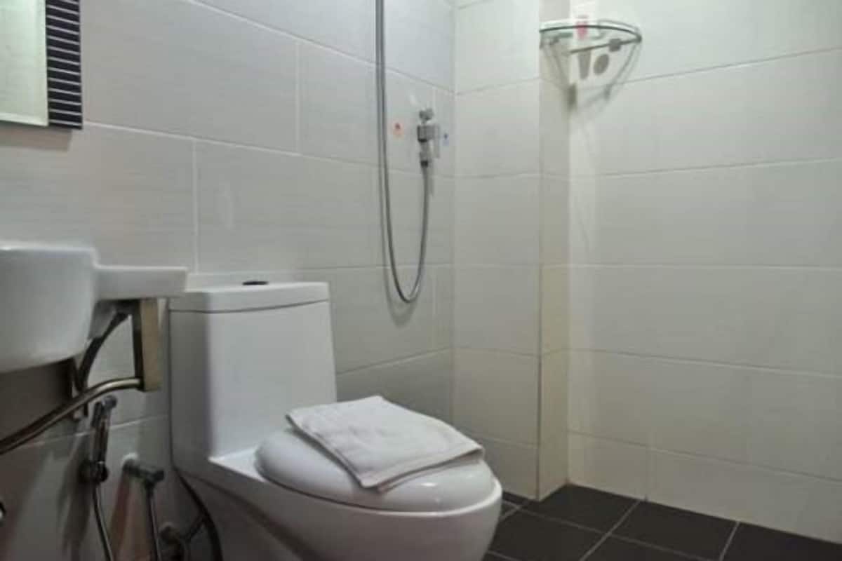 Iron/ironing board, free WiFi