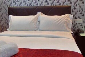 Iron/ironing board, free WiFi