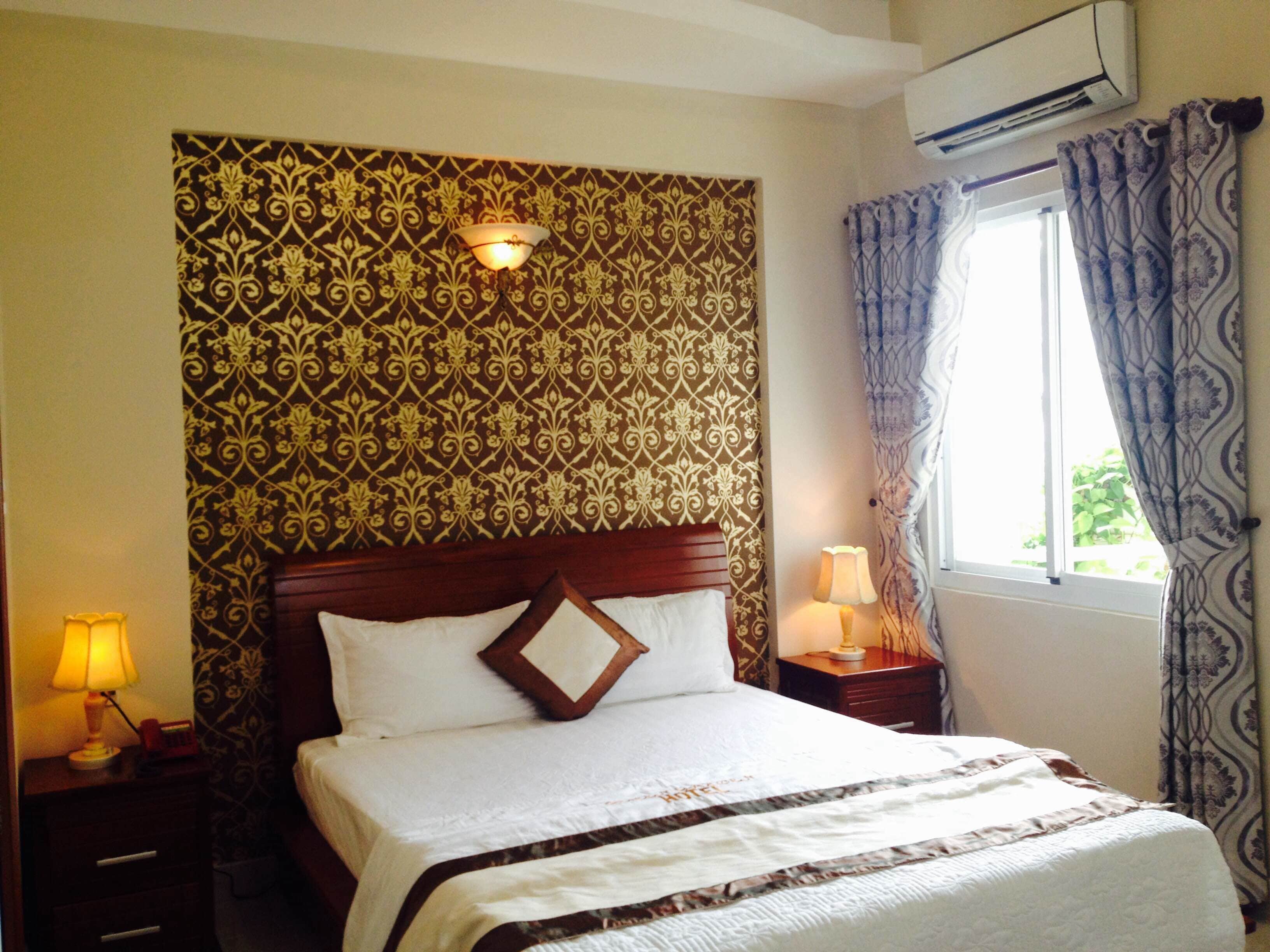 deluxe double room | living room | lcd tv