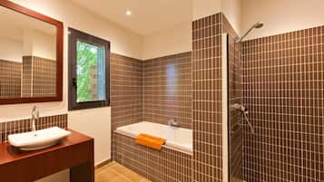 Individually decorated, desk, soundproofing, free cribs/infant beds