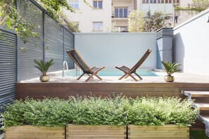 Outdoor pool - My Space Barcelona Private Pool Garden (Barcelona)