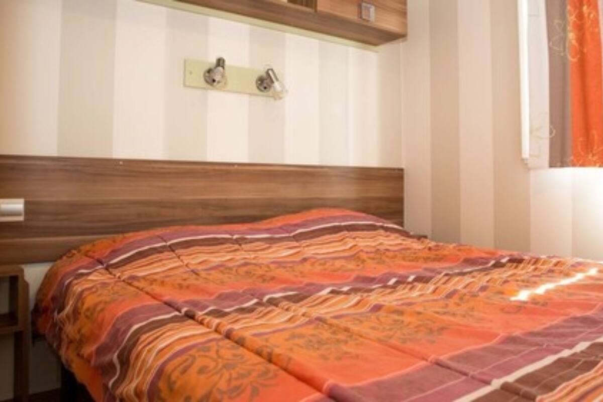 Cots/infant beds, WiFi