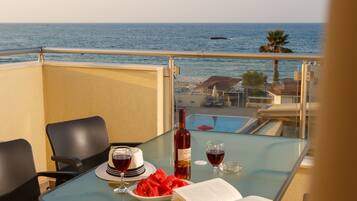 Family Suite, 1 Bedroom, Sea View | Bathroom | Shower, free toiletries, hair dryer, towels