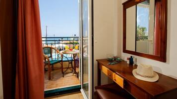 Double or Twin Room | Living area | Flat-screen TV