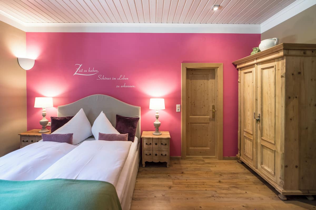1 slaapkamer, een kluis op de kamer, individueel gemeubileerd