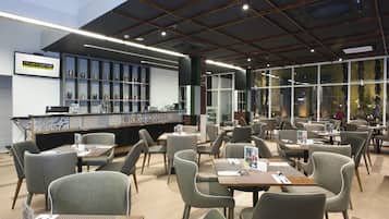 3 restaurants, breakfast, lunch served; local and international cuisine