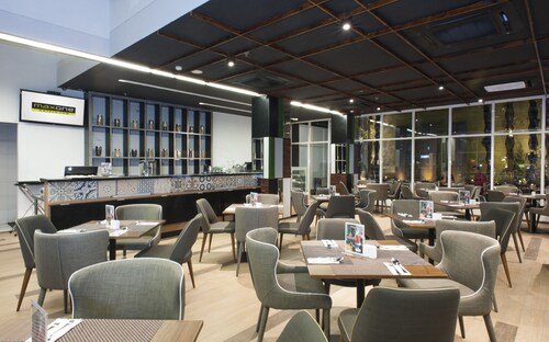 MaxOneHotels at Dharmahusada - Surabaya