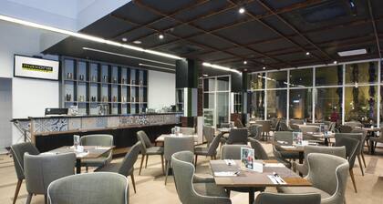 MaxOneHotels at Dharmahusada - Surabaya