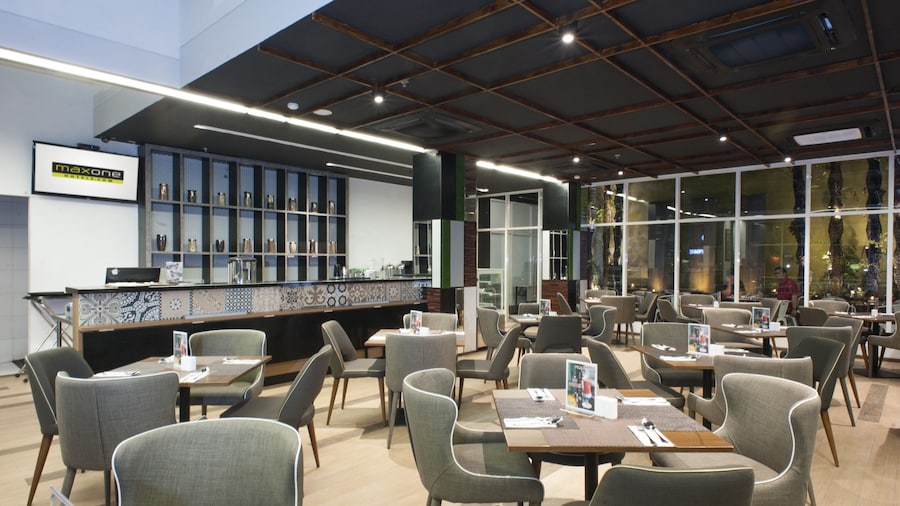 MaxOneHotels at Dharmahusada - Surabaya