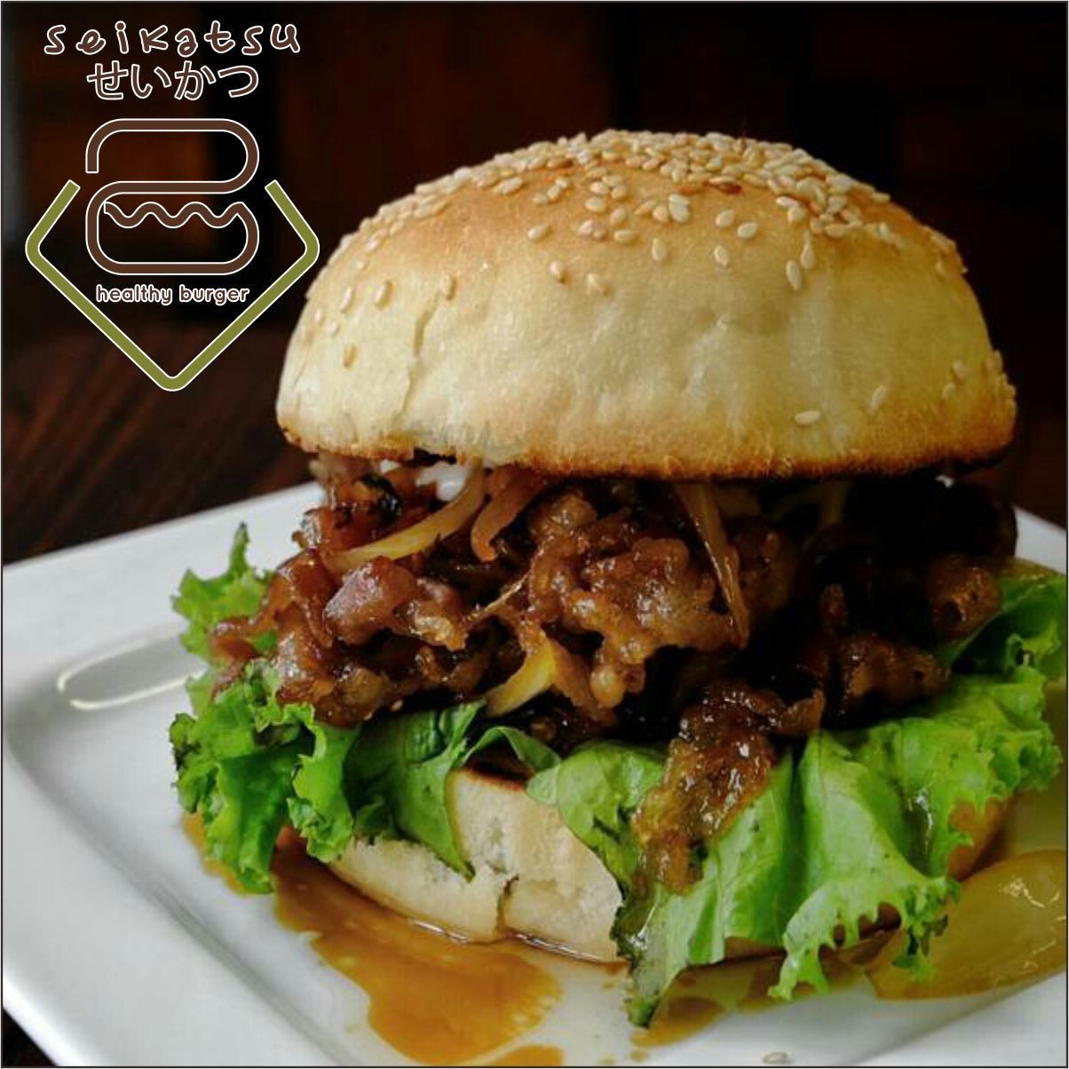 3 restaurants, breakfast, lunch served; local and international cuisine