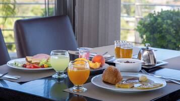 Desayuno continental incluido todos los días