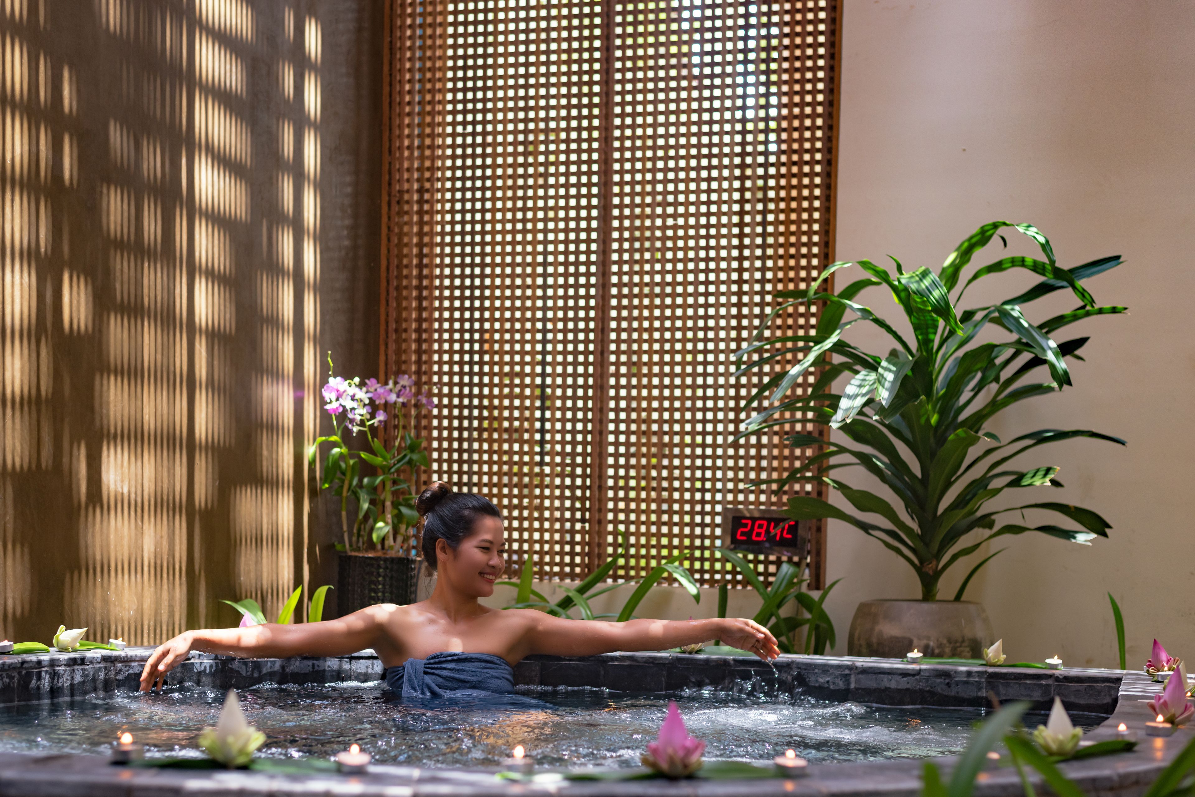 Couples treatment room(s), body treatments, aromatherapy