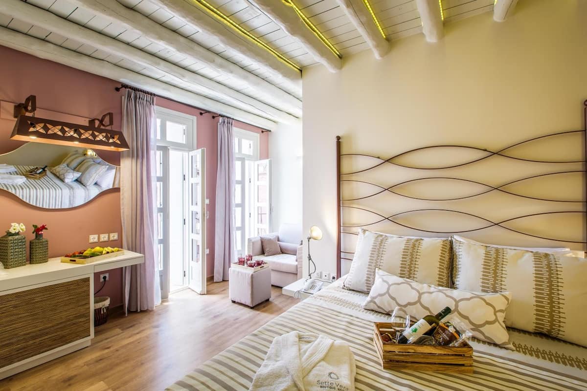 in-room safe, desk, soundproofing, free cots/infant beds