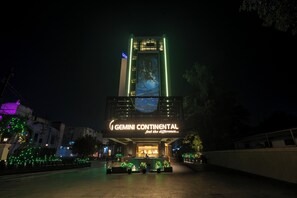 Free self-parking, free valet parking - Gemini Continental Lucknow (Lucknow)