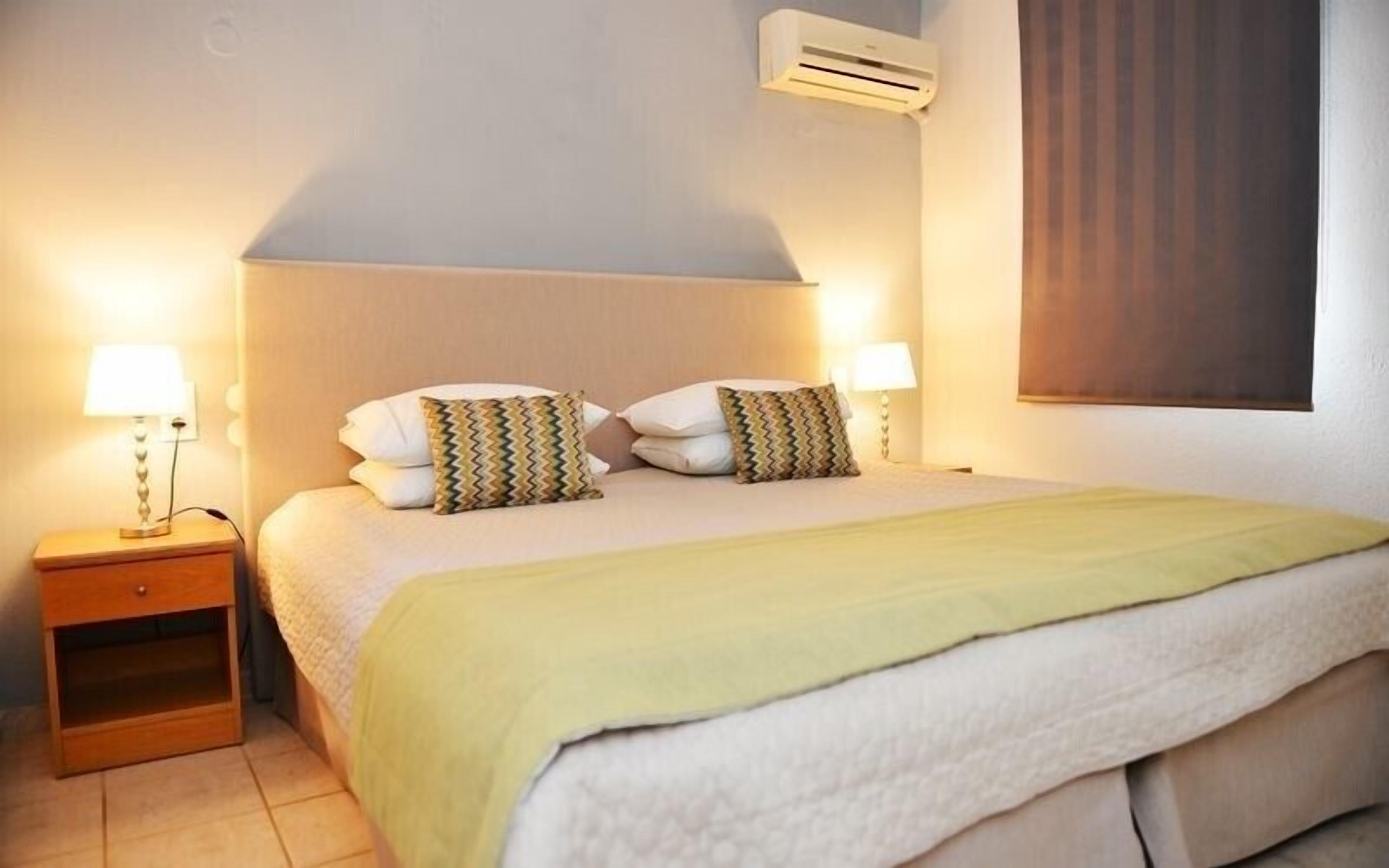standard double or twin room | in-room safe, soundproofing, free cots/infant beds, free wifi