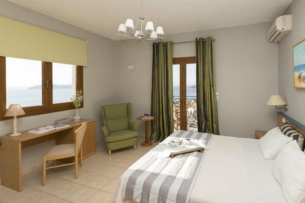 standard double or twin room | in-room safe, soundproofing, free cots/infant beds, free wifi