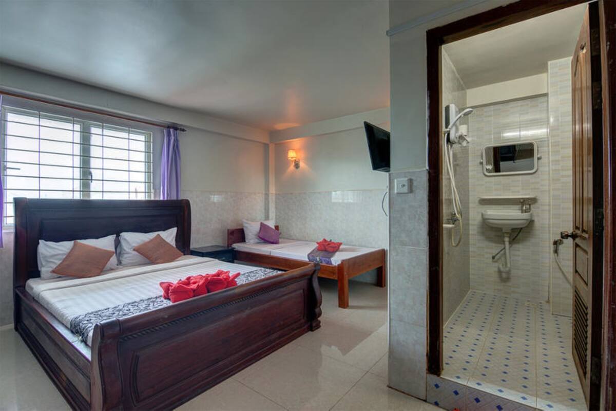 Standard Family Room | In-room safe, WiFi (free), bed sheets