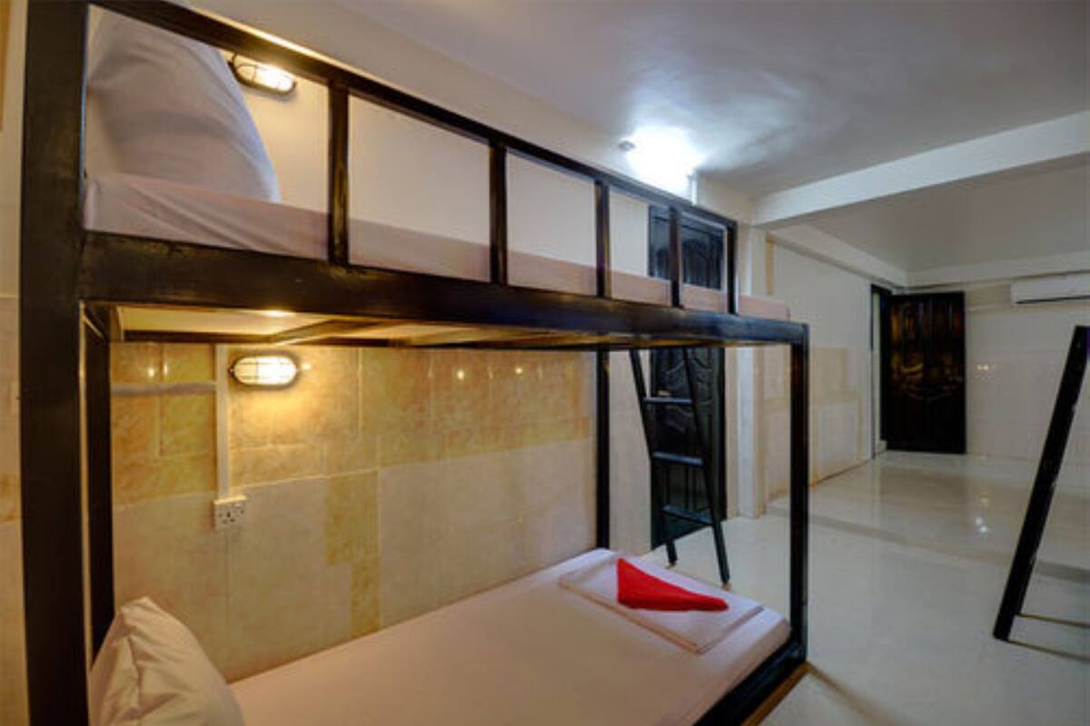 Mixed 4 Bed Dormitory Room | In-room safe, WiFi (free), bed sheets