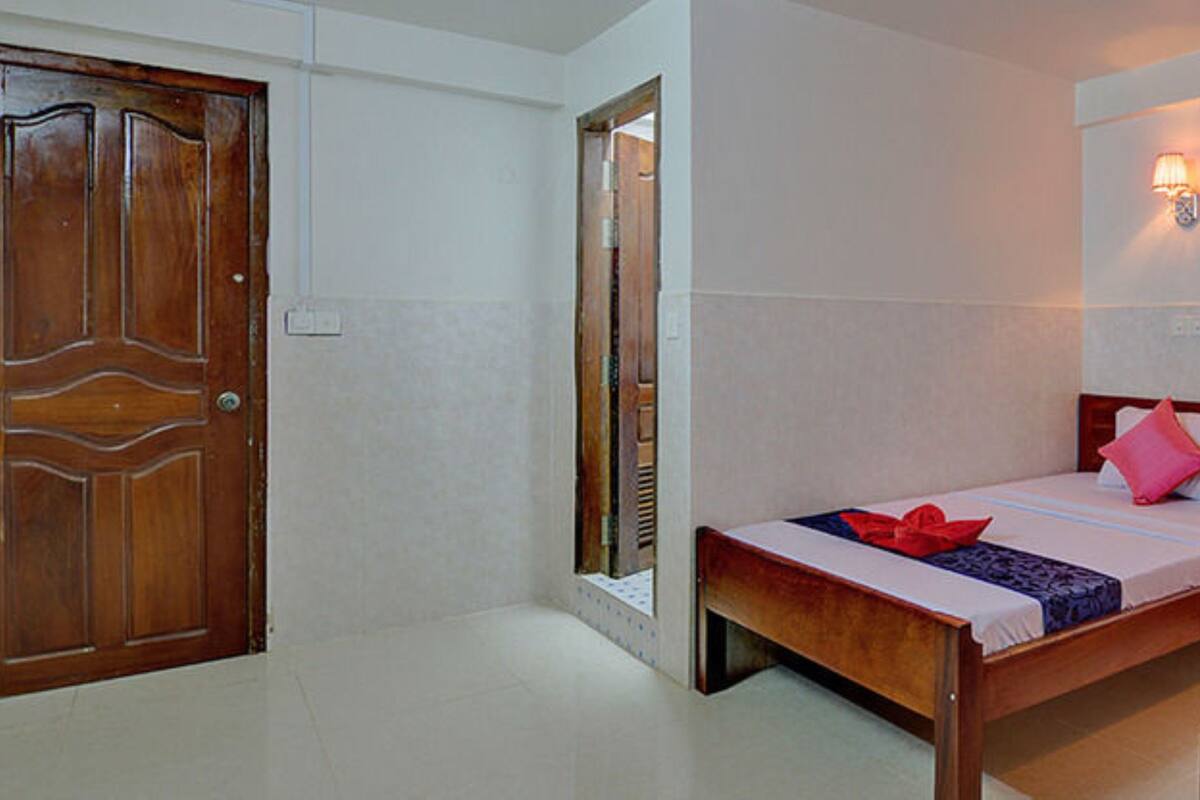 Standard Twin Room, 2 Twin Beds | In-room safe, WiFi (free), bed sheets